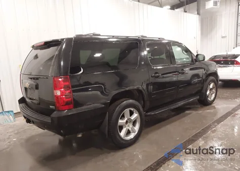 2010 Chevrolet Suburban 1500 Lt1 z USA, uszkodzony, nr VIN 1GNUKJE39AR211951